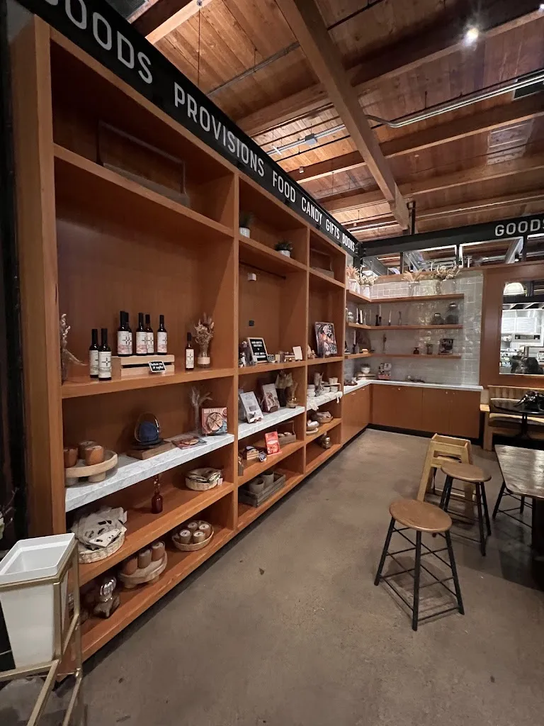 Jin-ho Yang_Sawmill Market_Alburquerque_review