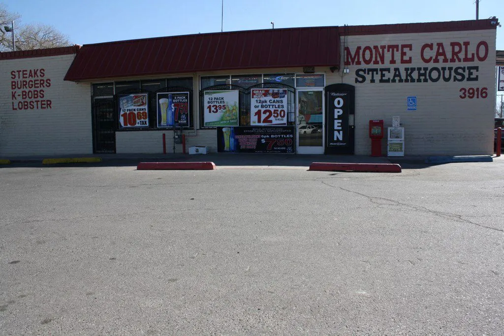 Monte Carlo Liquors & Steak House restaurant in Alburquerque