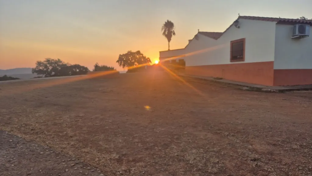 Jose Antonio Palomo Jaramillo_Cortijo Los Cantos_Alburquerque_review