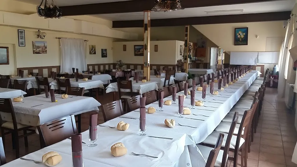 Restaurante El Parral restaurant in Casas de Don Pedro