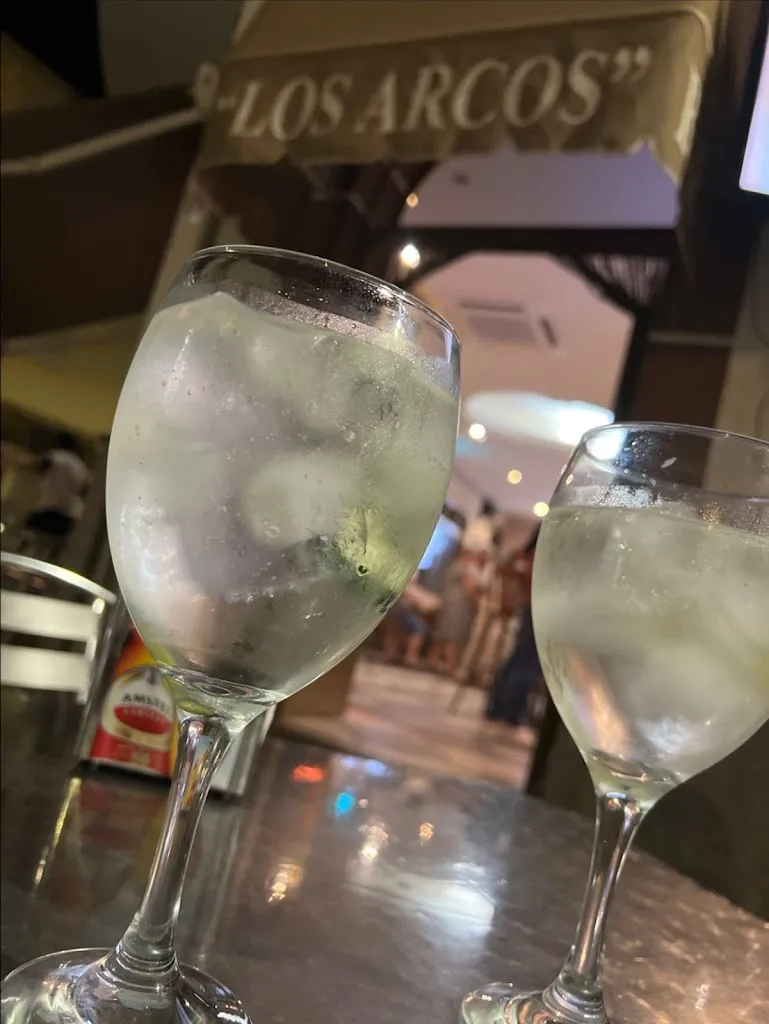 J.Manuel C.G._Café Bar Los Arcos_Casas de Don Pedro_review