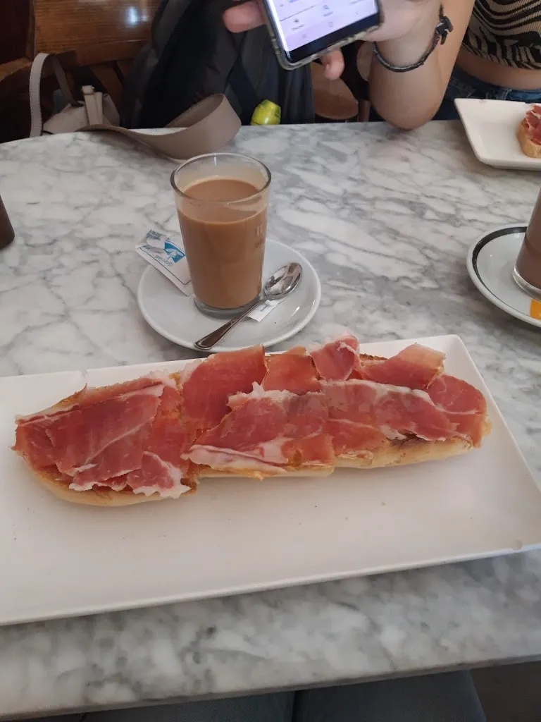 Inma Ruiz_Café Bar Los Arcos_Casas de Don Pedro_review