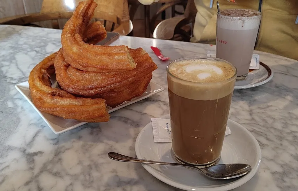 Silvia_Café Bar Los Arcos_Casas de Don Pedro_review