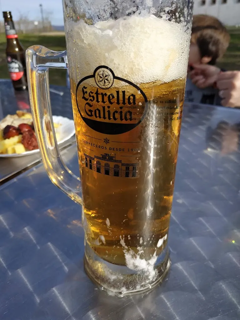 Juan Andrés Fernández Sanguíno_Complejo Rural Los Chozos_Cordobilla de Lácara_review