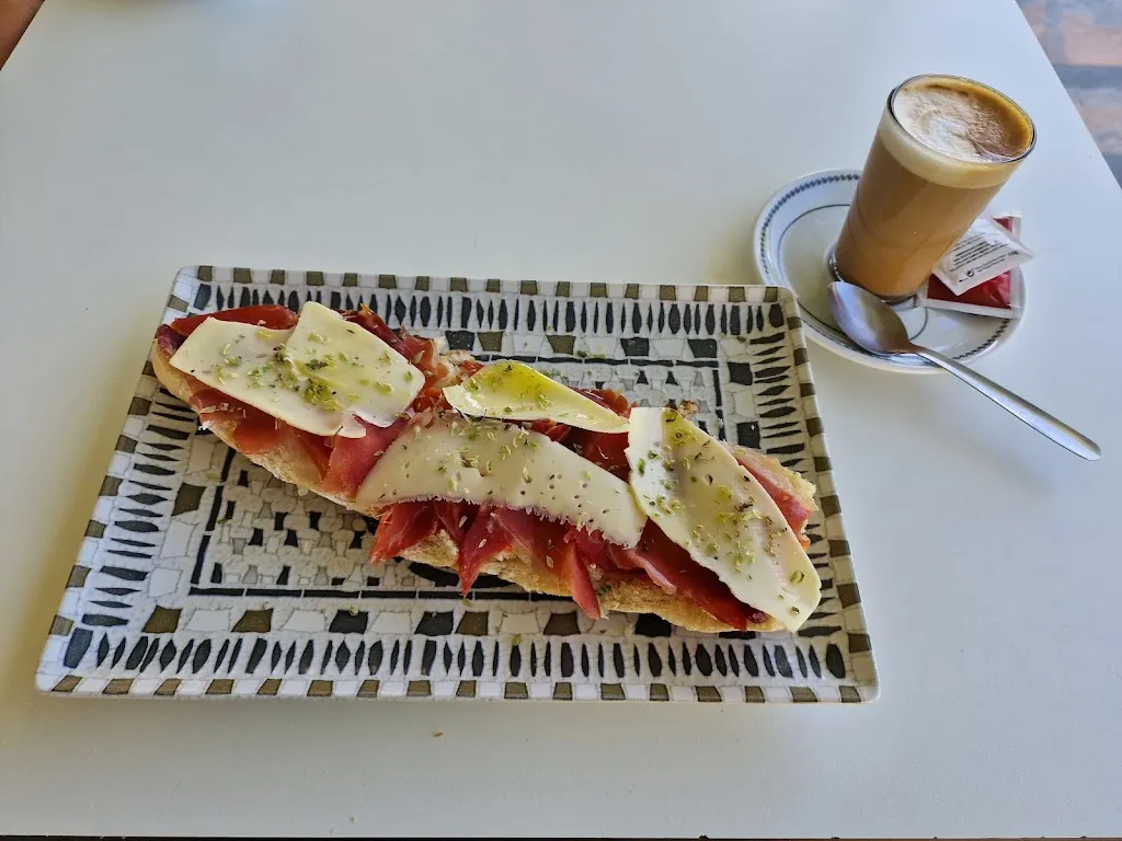 Cervecería-Restaurante La Piscina_Cordobilla de Lácara_slider_image_2