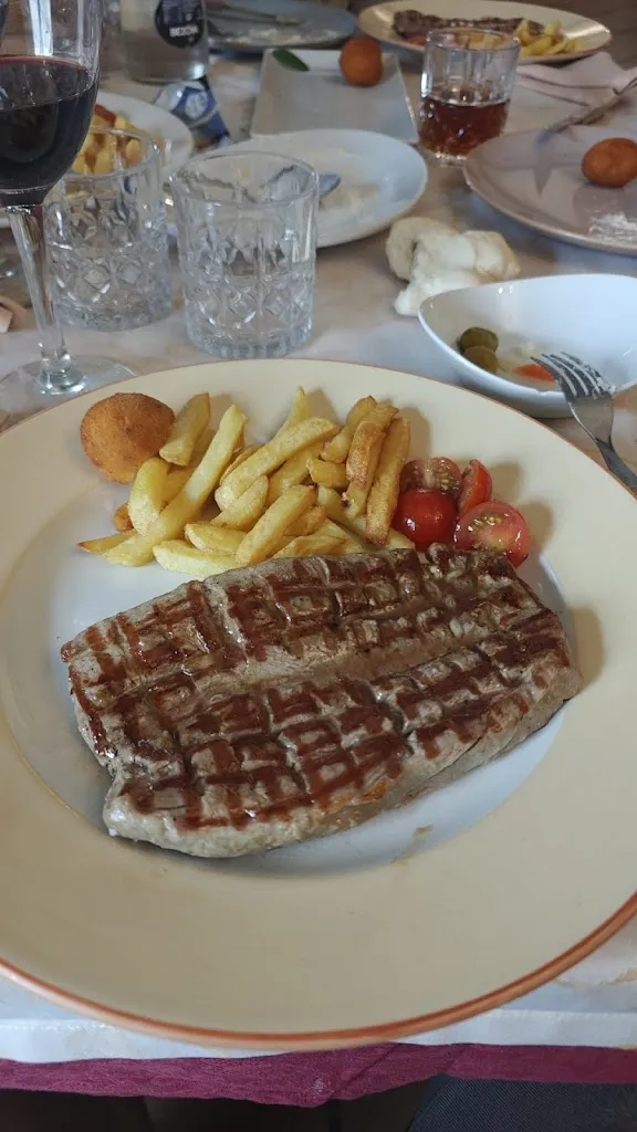 Montse Alañon Ongil_Mesón La Colina_Castilblanco_review