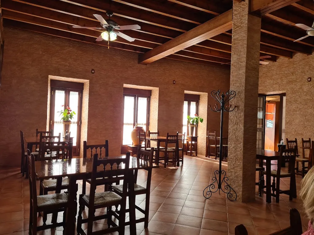 Fernando Muñoz Hidalgo_Restaurante Cafe-Bar Nieto_Castilblanco_review