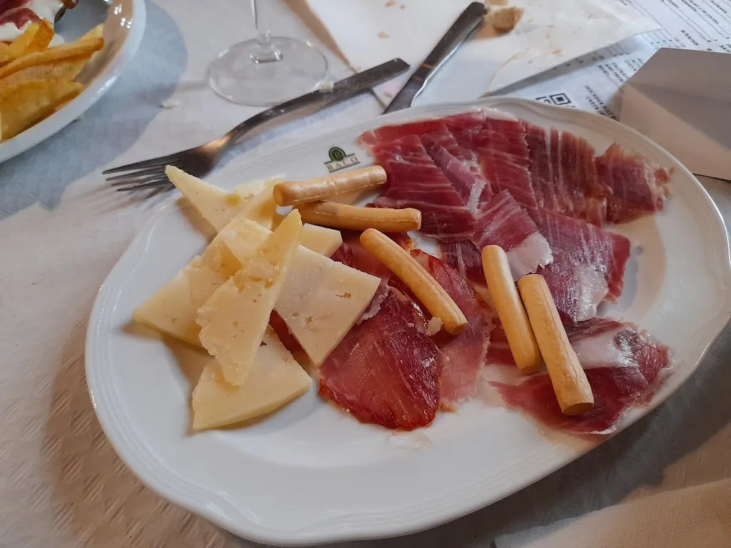 Restaurante Cafe-Bar Nieto_Castilblanco_slider_image_3