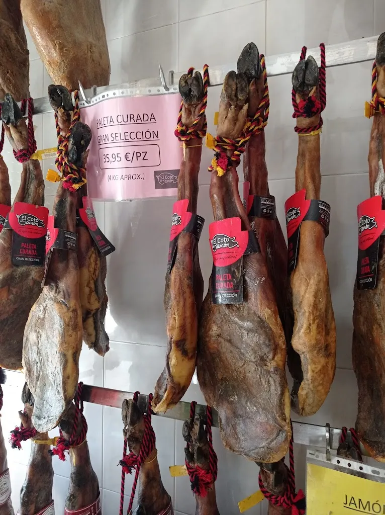 Juan Gabriel_Cafetería MESÓN EL COTO_Castuera_review