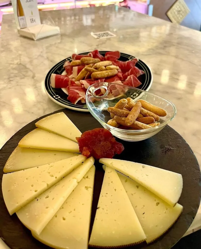 Bar Restaurante El Encuentro_Corte de Peleas_slider_image_3