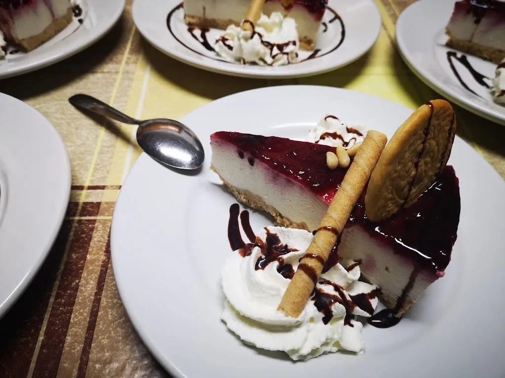 Restaurante El Paraíso_Esparragosa de Lares_slider_image_3