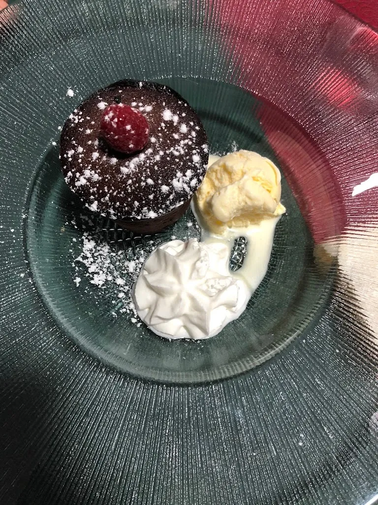 Maria Urbina_Bar Casa de la Cultura_Esparragosa de Lares_review