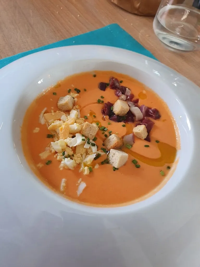 Lorena Diaz_Bar Casa de la Cultura_Esparragosa de Lares_review