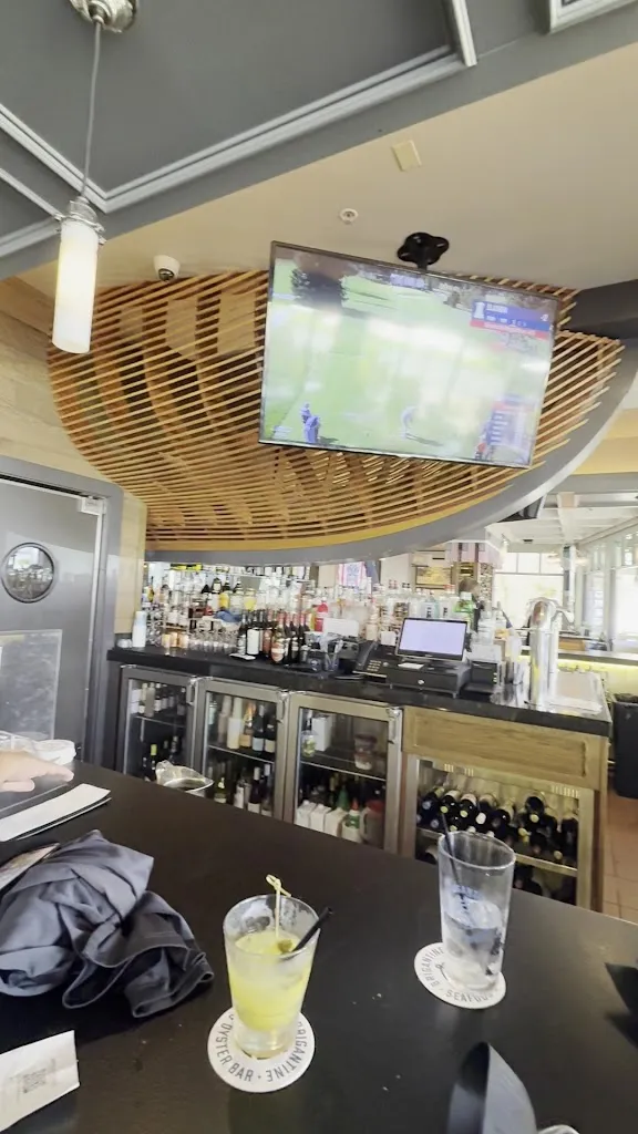 M Abalos_Brigantine Seafood & Oyster Bar_Coronada La_review