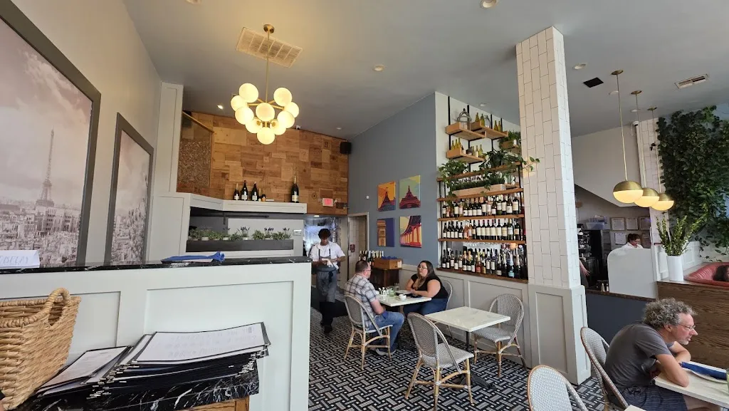 Little Frenchie_Coronada La_slider_image_3