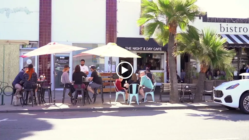 Night & Day Cafe_Coronada La_slider_image_2