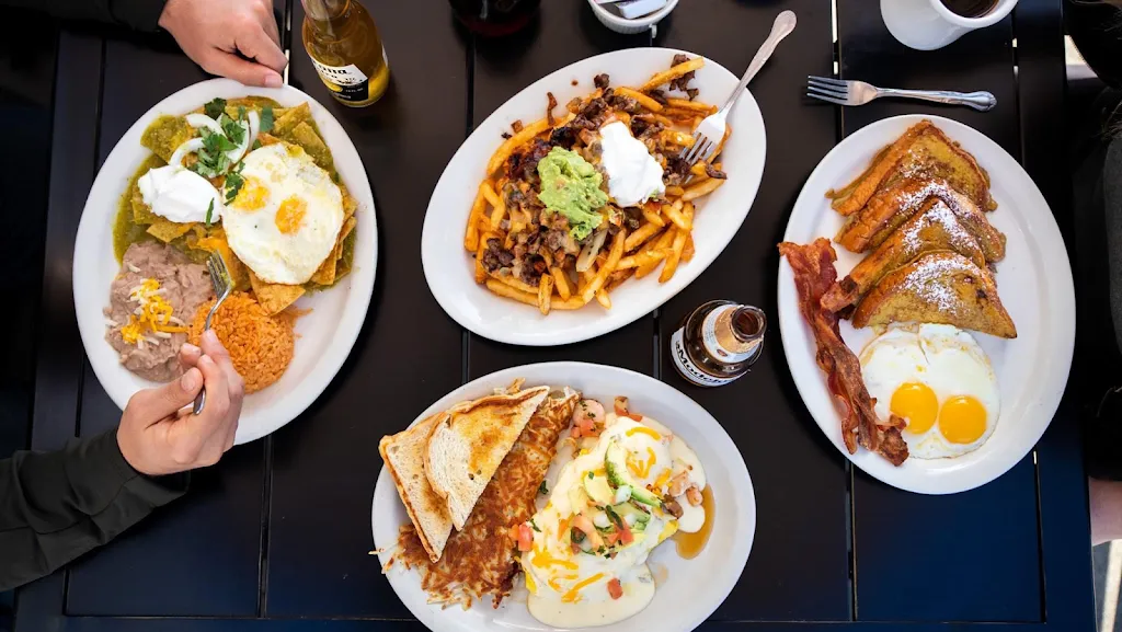 Night & Day Cafe_Coronada La_slider_image_3