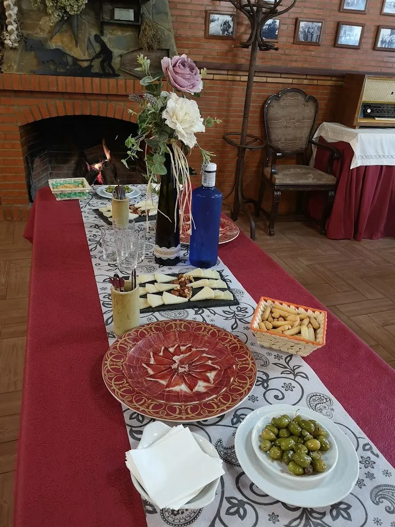 Mesón La Fuente_Fuente del Arco_slider_image_2