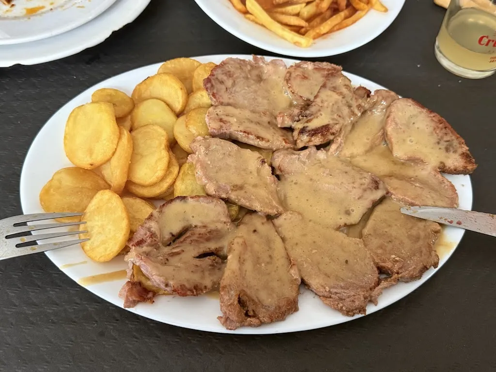 Manuel Ramírez Sánchez_Bar Acuario_Fuentes de León_review