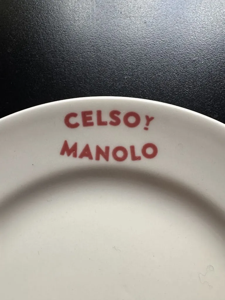 Siegfried Huijgen_Tasca Celso y Manolo_Amés_review