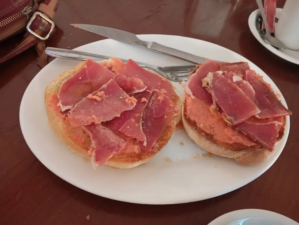 Josefa Salgado_Taperia La Atalaya_Garrovilla La_review