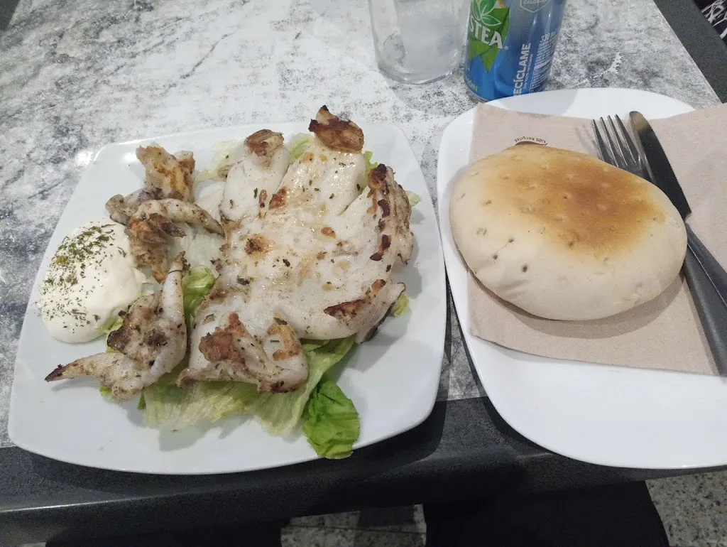 Antonio H_Restaurante bar FLORES_Garrovilla La_review