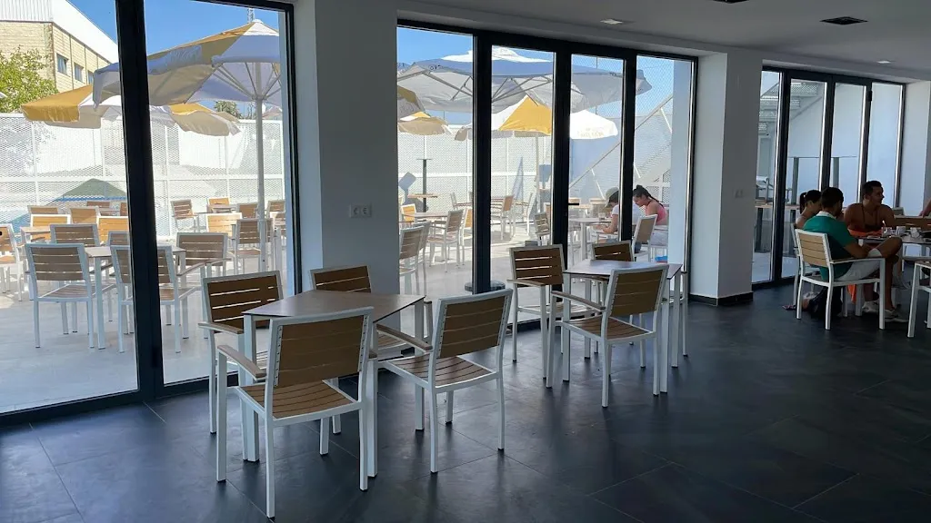 Al Sur Bar & Cafetería restaurant in Garrovilla La