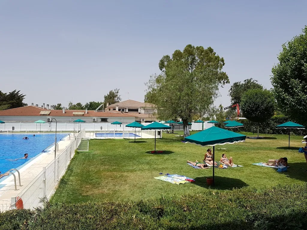 Piscina Municipal De Granja De Torrehermosa_Granja de Torrehermosa_slider_image_1