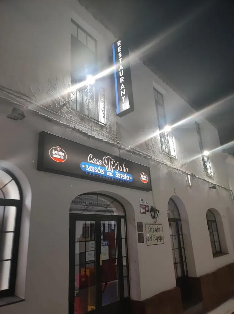 Casa Julio. Mesón del Espejo restaurant in Higuera la Real