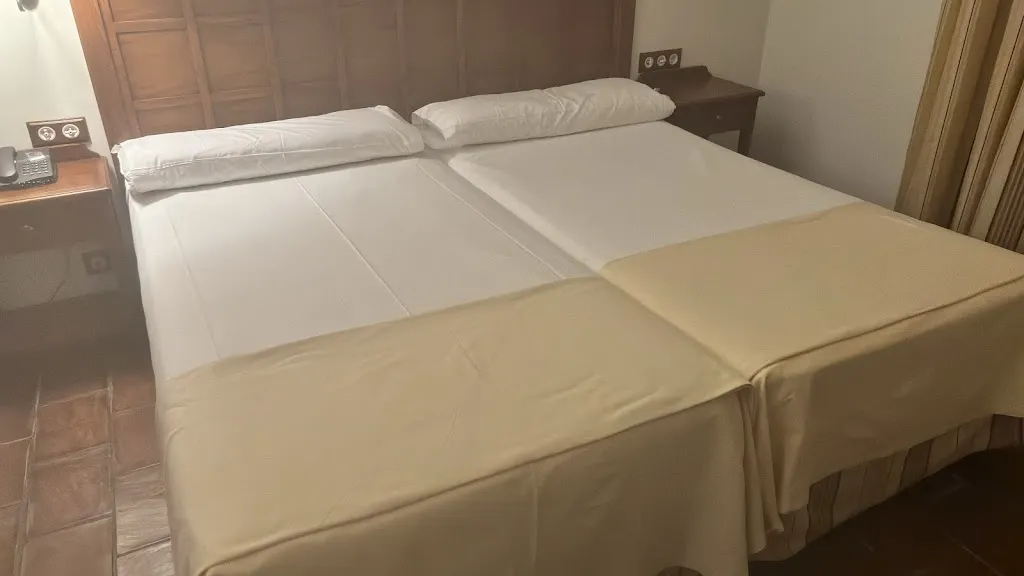 Tiago Santos_Hotel Cortijo Santa Cruz _Helechosa de los Montes_review