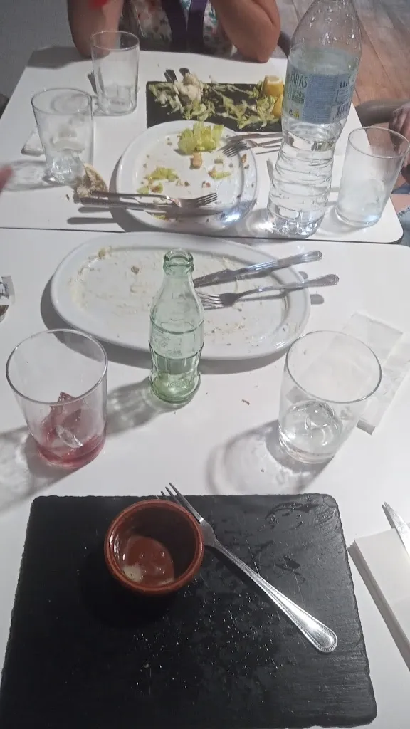 Lucia Retamal Quintero_Bar La Reserva_Helechosa de los Montes_review