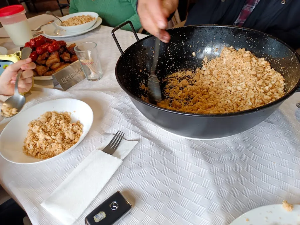 soraya serrano_Bar La Reserva_Helechosa de los Montes_review