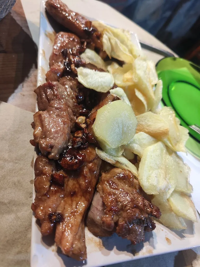 Osnofla Zuladna_LA ESQUINITA, CAFÉ & BAR_Helechosa de los Montes_review