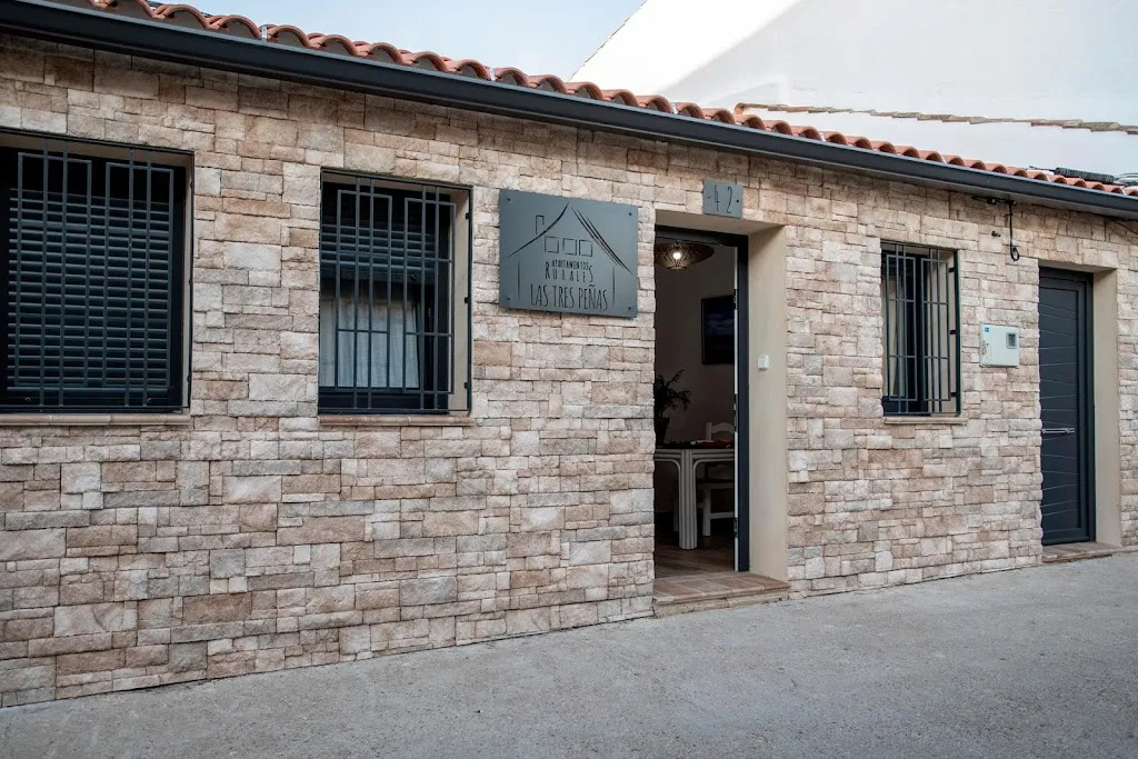 Apartamentos Helechosa, Las Tres Peñas restaurant in Helechosa de los Montes