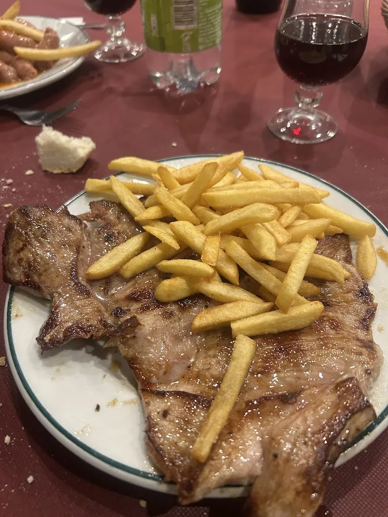 Hostal Restaurante los Amigos_Helechosa de los Montes_slider_image_2