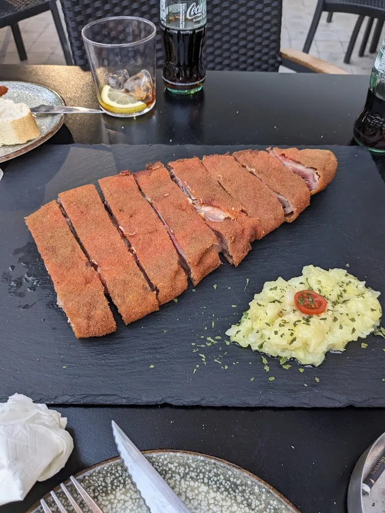 Cerveceria Restaurante El Muro restaurant in Muros