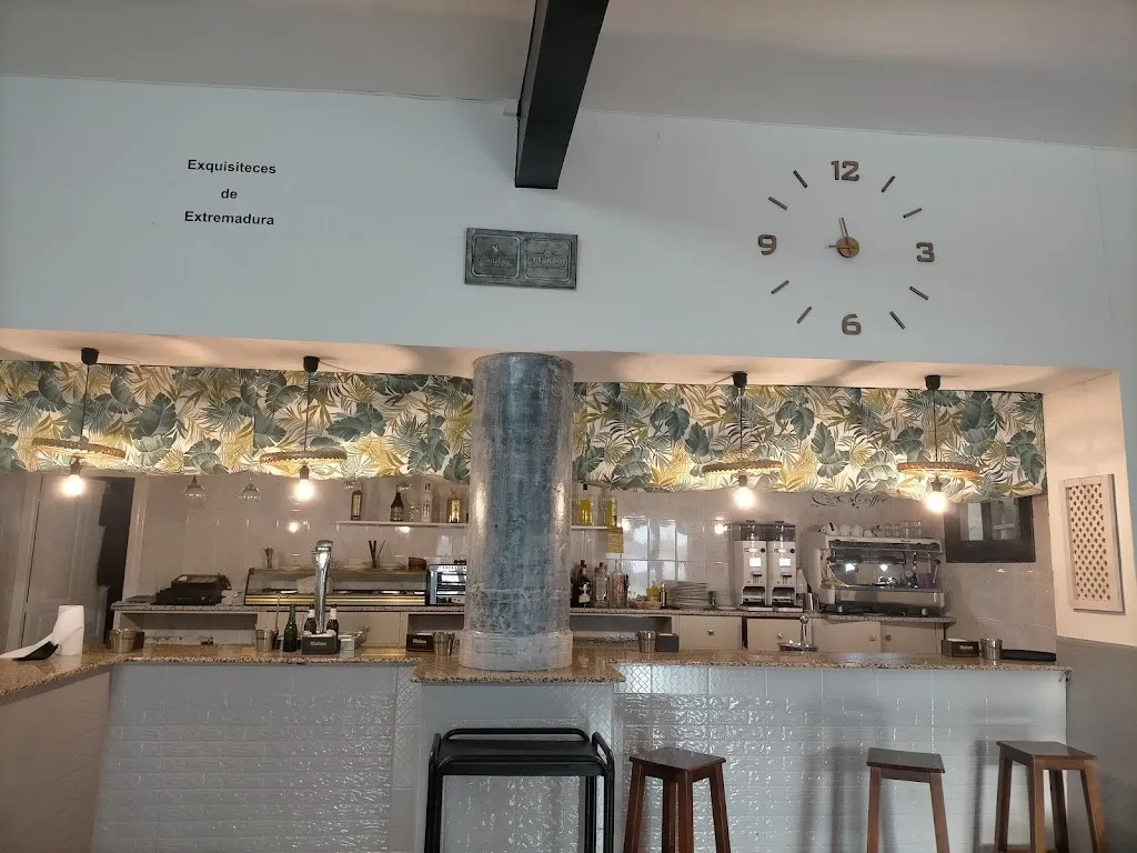 Exquisitex restaurant in Hinojosa del Valle