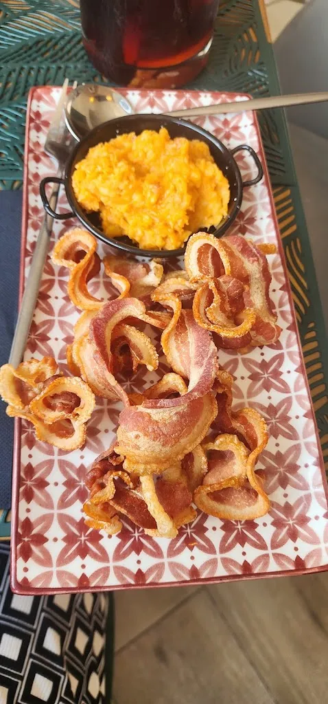 Esmeralda del Carmen Marin Yamarte_Pinchitería_Guareña_review