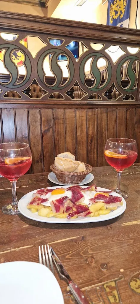 Menü_Medieval Abbey_Guareña_Bild_5