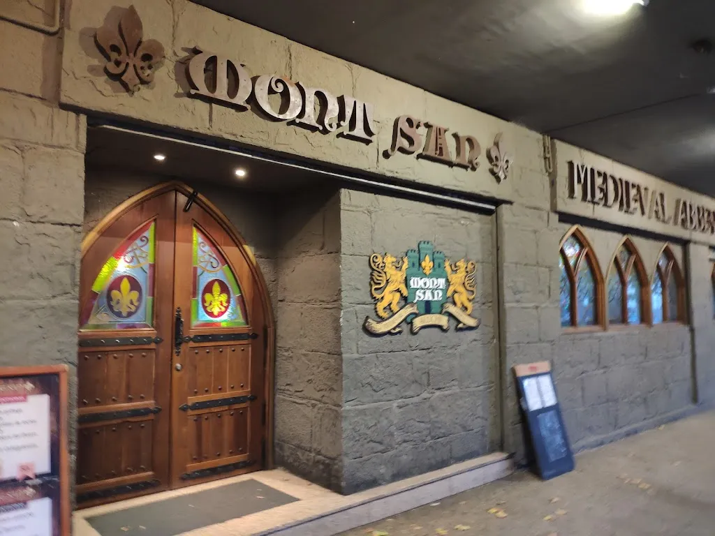 Medieval Abbey restaurant in Guareña