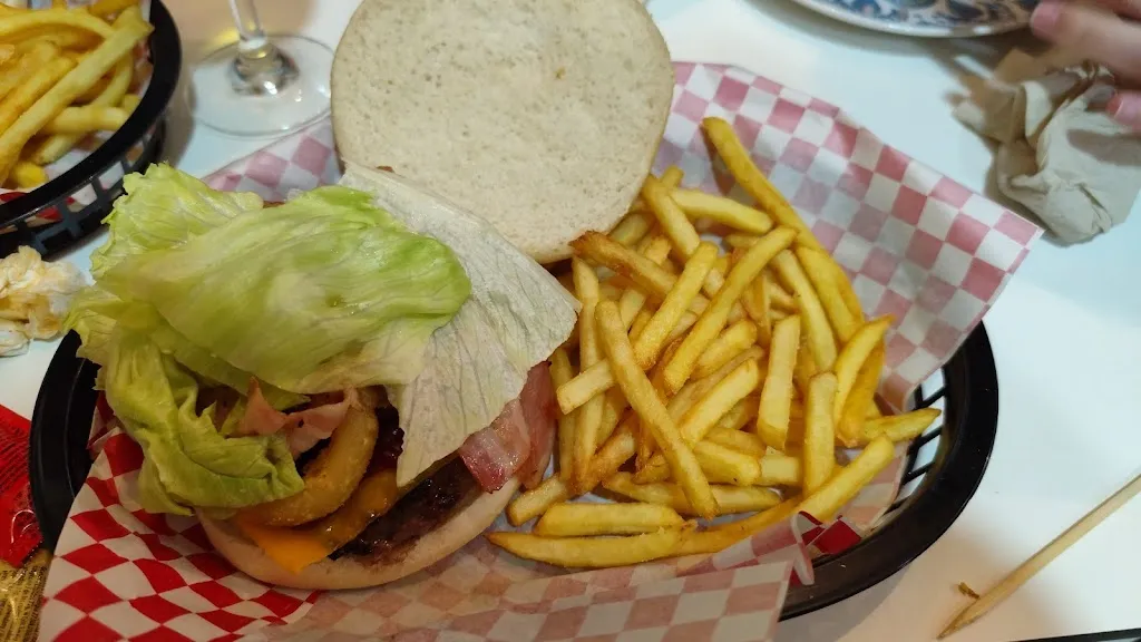 Abel Berjano Sabido_Turissa Burger_Guareña_recensione