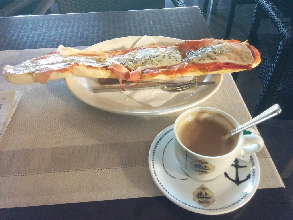 Cafetería-Restaurante Cuzco_Guareña_slider_image_3