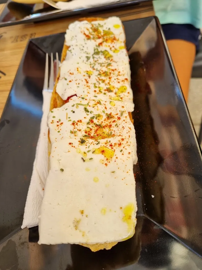 Jose antonio_Cafetería La Bóveda_Guareña_review