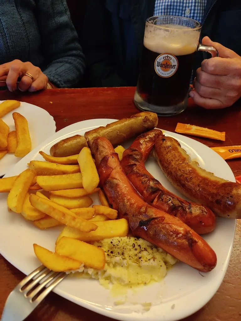 José Lora_La Abadía_Guareña_review