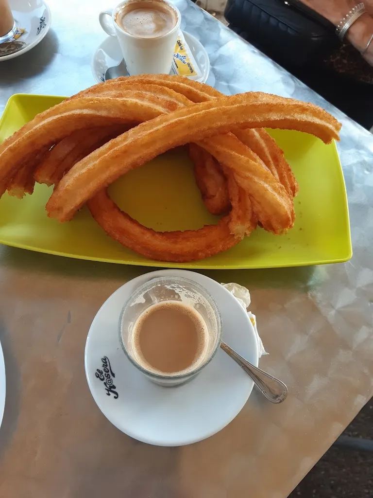 Bar-Café-churros and candy store: The Kasera_Guareña_slider_image_2