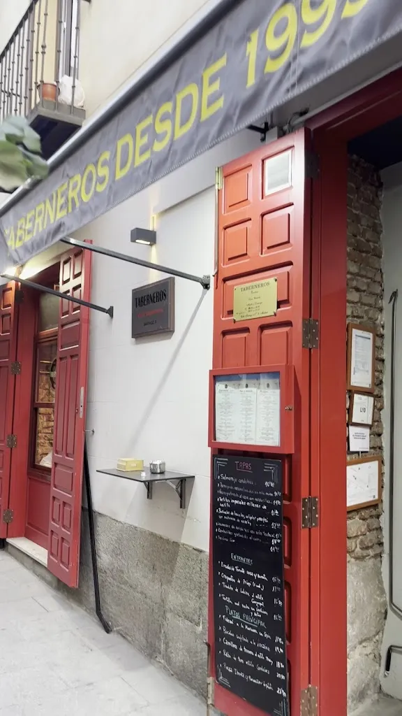 Restaurante Taberneros – Taberna de vinos en centro Madrid_Jerez de los Caballeros_slider_image_2