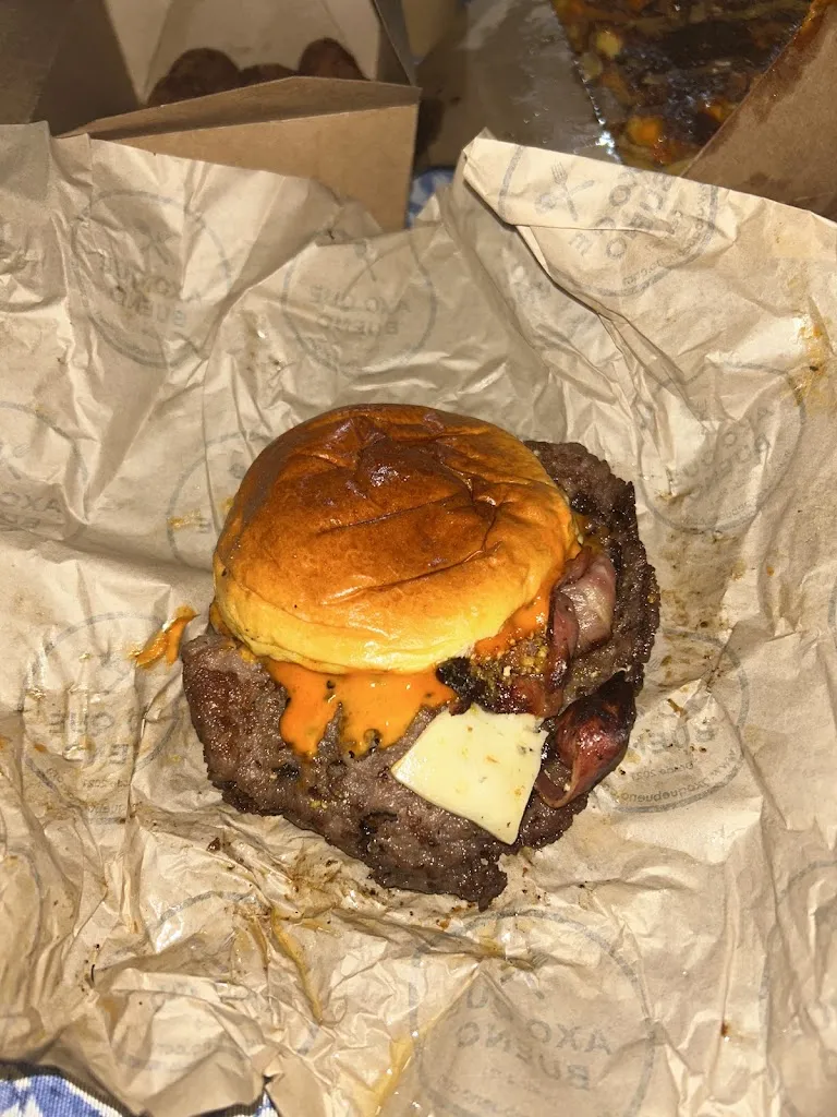 Santi Jackson_Hamburguesería Axo que bueno_Don Benito_review