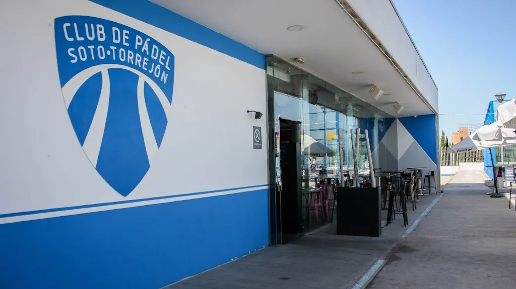 15treinta Sport Café_Lapa La_slider_image_3