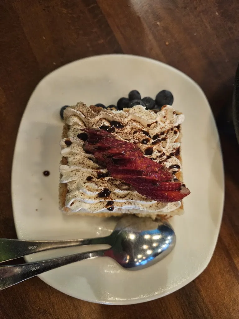 Jessie Smith_Lapa Lapa Seafood & Drinks_Lapa La_review