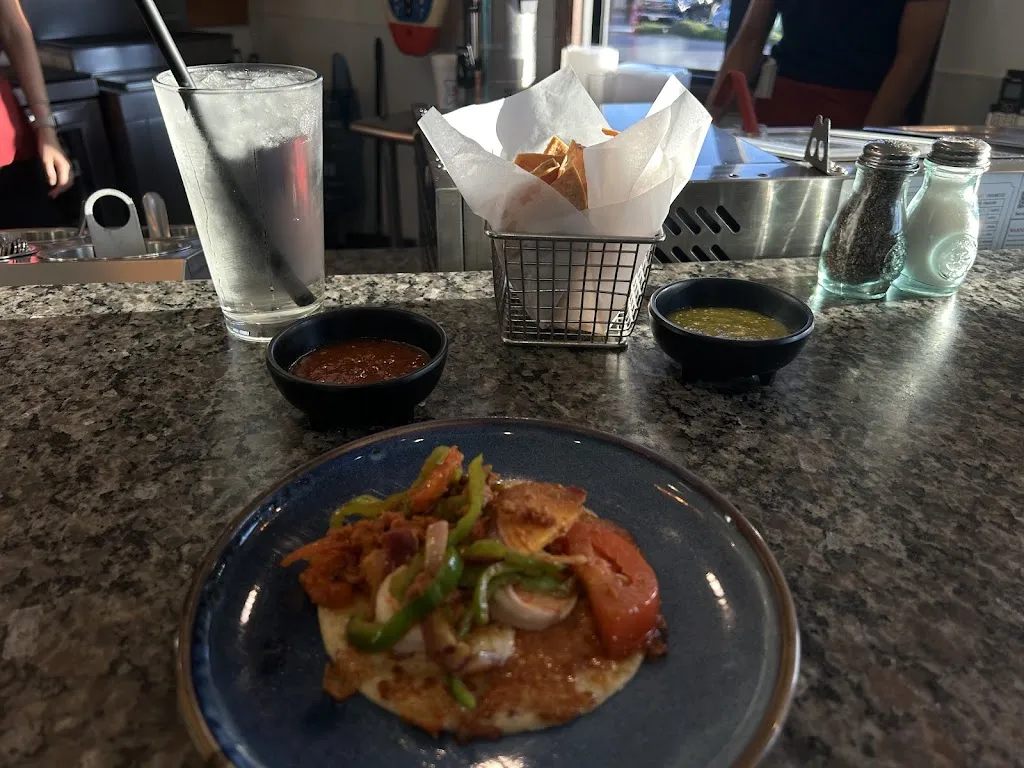 Abby Locke_Lapa Lapa Seafood & Drinks_Lapa La_review